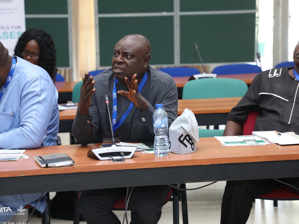 ឧបករណ៍និងឧបករណ៍សម្រាប់ការបន្ថែមច្នៃប្រឌិត